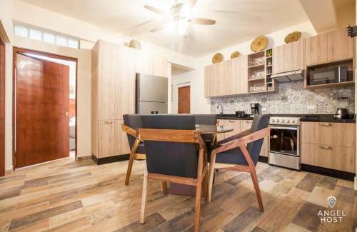 Esterito Casa | Prime Location 1 Block to Malecon Smart TV & WiFi