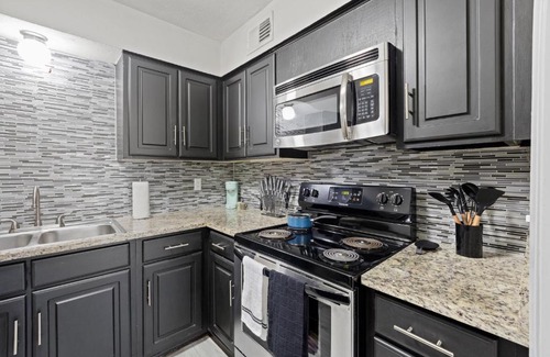 Lake Highlands Apartamento | Prime Location: 1 King Bed Apt near Major Highways & Dallas Hospitals
