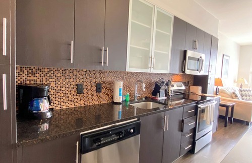 Radnor - Fort Myer Heights Apartamento | Prime Location 1BR in Secure Bldg., Near Dining, Amenities & Walkable!