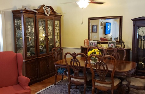 Countryway Casa | Prime Location! 2 Min to the Bay, 15 Mins to Beaches & Attractions, Pet Friendly