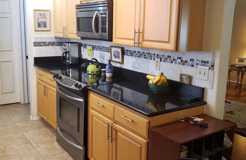 Countryway Casa | Prime Location! 2 Min to the Bay, 15 Mins to Beaches & Attractions, Pet Friendly