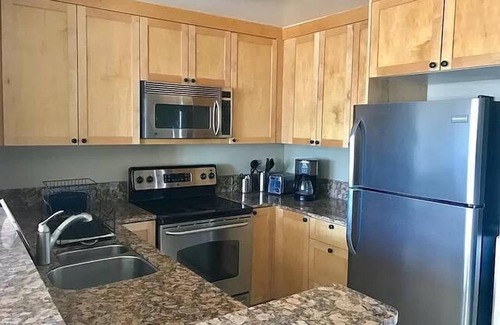 University City Condominio | Prime Location, 5 minutes to the beach, UCSD, Hospitals, UTC mall