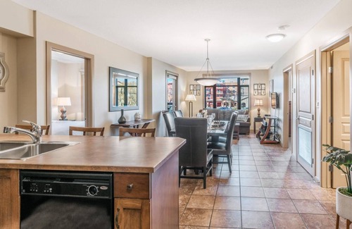 South Pandosy Condominio | Prime Location at Playa #214