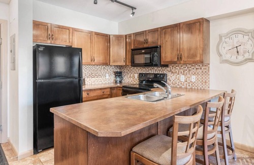 South Pandosy Condominio | Prime Location at Playa #214