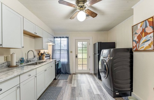 Fredericksburg Casa | Cabaña en Ubicación Privilegiada – Cama King, Estac. Gratis, ¡Cerca del Centro!