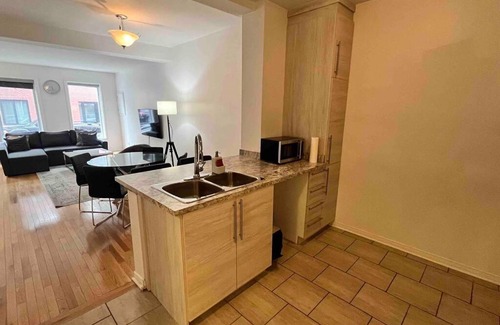 Saint Henri Apartamento | Prime Location Condo With Parking 10 min from dowtown