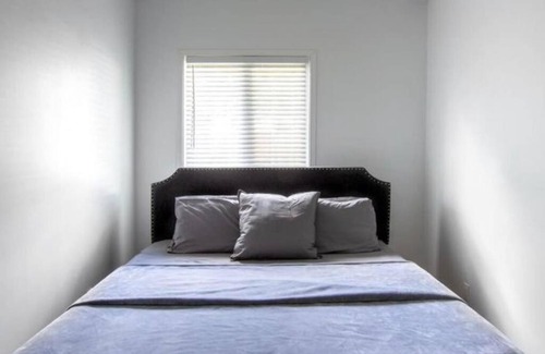 Saint Henri Apartamento | Prime Location Condo With Parking 10 min from dowtown