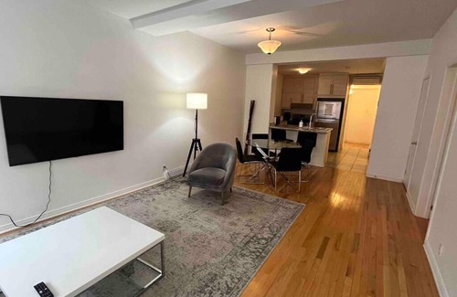 Saint Henri Apartamento | Prime Location Condo With Parking 10 min from dowtown
