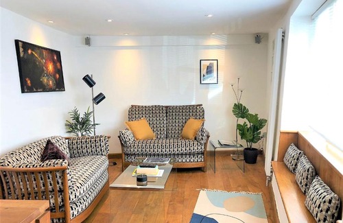 Clifton Casa | Prime Location! Detached Clifton Home with Parking