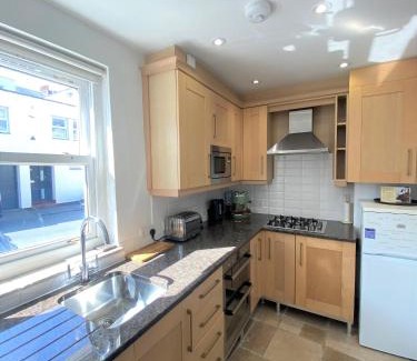 Clifton Casa | Prime Location! Detached Clifton Home with Parking