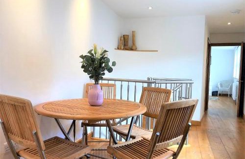 Clifton Casa | Prime Location! Detached Clifton Home with Parking