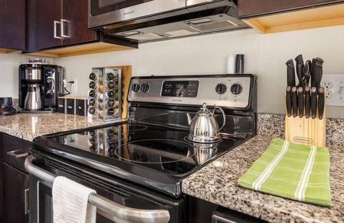 Roanoke Apartamento | PRIME LOCATION DOWNTOWN ♥ of ROANOKE ♛ Queen Bed