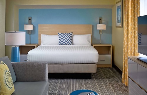 Omaha Hotel | Prime Location! Free Breakfast, Onsite Pool, Free Parking, Pet-Friendly Property