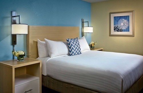 Omaha Hotel | Prime Location! Free Breakfast, Onsite Pool, Free Parking, Pet-Friendly Property