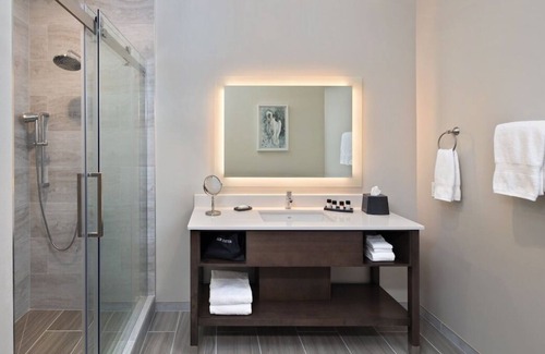 Winters Casa | Prime Location! Free Parking, Pet-Friendly Property, Near Walnut Park