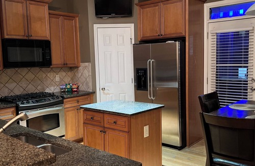 Atlantic Station Area Casa | Prime Location In Atlantic Station.Walk To Entertainment, Restaurants & Shopping