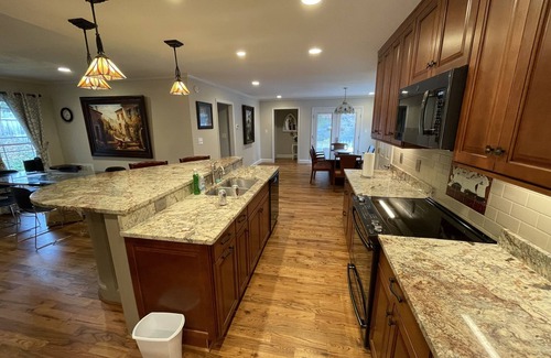 Madison Park Casa | Prime Location in Charlotte! 5br/4ba- Sleeps 16