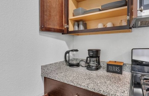West University Apartamento | Serene Stay Reno - Sleeps 3