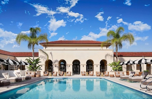 Pasadena Hotel | Prime Location! Onsite Pool, Pet-Friendly Property, Minutes to Legion Park
