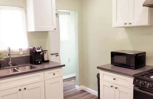 Alhambra Apartamento | Prime Location: Remodeled 2-Bed/1-Bath with Private Entrance！19
