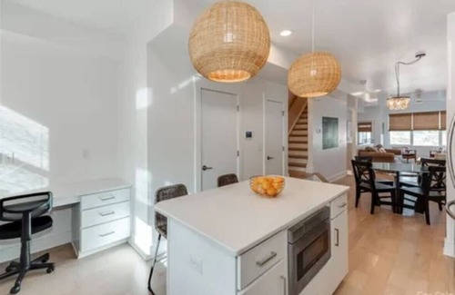Biddleville Casa | Prime Location, Rooftop City View, Walkability