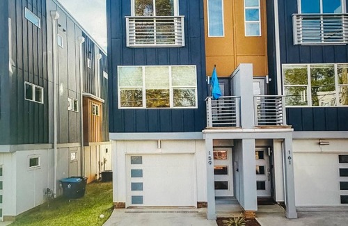 Biddleville Casa | Prime Location, Rooftop City View, Walkability