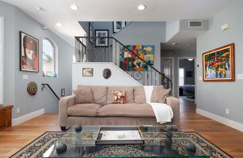 Hillcrest Casa | Prime Location Spacious townhome