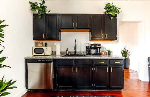 Italian Village Casa | Prime Location Top Rated Clean Parking Free