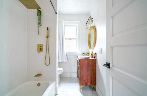 Short North Casa | Prime Location Top Rated Clean Parking Free!