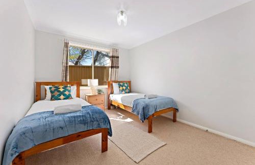North Rocks Casa | Prime Location - Walk to Shops & Easy Transport