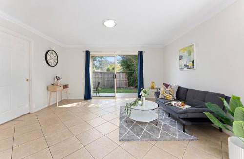 North Rocks Casa | Prime Location - Walk to Shops & Easy Transport