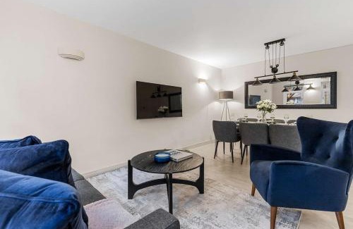 Queen's Park Apartamento | Prime Location with Modern Comfort