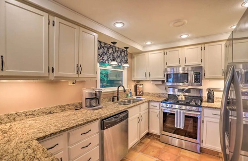 Sylva Casa | Prime Location with Scenic Views - Your Ultimate Retreat: Roamer's Respite