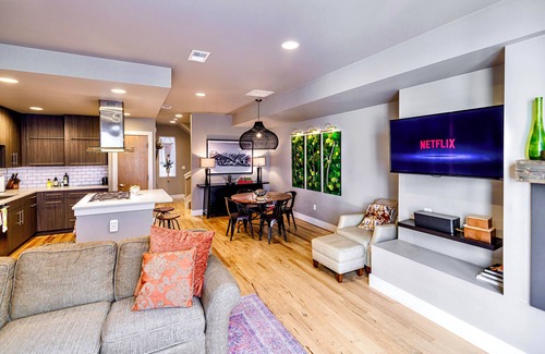 Highland Casa | Luxe - Azotea privada / Bañera de hidromasaje / pozo de fuego, Walk Downtown
