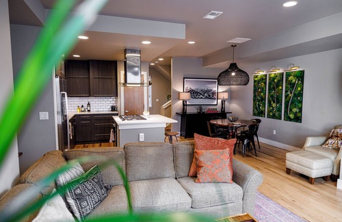 Highland Casa | Luxe - Azotea privada / Bañera de hidromasaje / pozo de fuego, Walk Downtown
