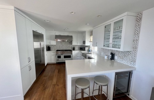 Gas Lamp Section Casa | Prime Manhattan Beach Location, Blocks from Beach, Panoramic View Home