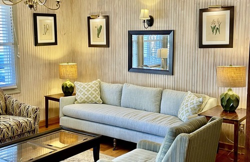 Aiken Cabaña | Prime Mid-town Location. Two Minutes to Bruce's Field, Fresh Market & Shops