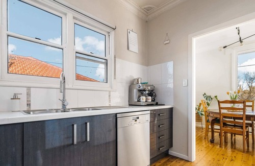 Bathurst Casa | Prime on Piper - Cosy Home near CBD, Wifi