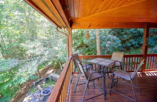 Piney Creek Casa | Prime Secluded Location- 5 Mins to State Park, Hot Tub, Dogs Welcome