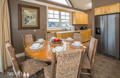 Saddle Ridge Casa | * NUEVA LISTA * SKI-IN / OUT- Saddle Ridge Home- ¡Acceso a la luz de la luna, vistas y bañera de hidromasaje!