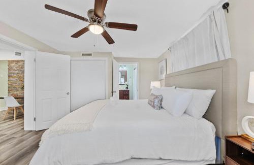 Old Seminole Heights Casa | Prime Tampa Loc Near Ybor City 2King Beds 6TVs