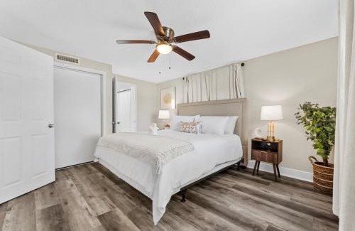 Old Seminole Heights Casa | Prime Tampa Loc Near Ybor City 2King Beds 6TVs