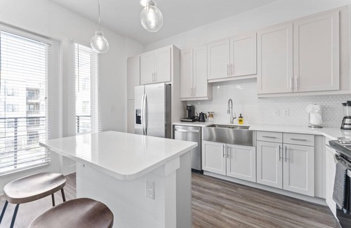 Highland Apartamento | Prime West Downtown Studio w Washer Dryer