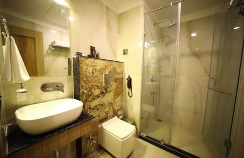 Varanasi Hotel | Primeland Hotel
