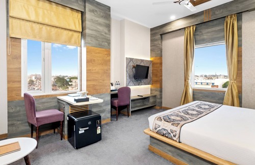Varanasi Hotel | Primeland Hotel