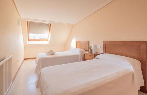 Vigo Apartamento | Primera Linea de Playa Samil Costa con Garaje Incluido