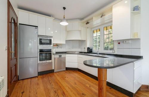 Baiona Apartamento | Primera Planta casa con finca cerrada.