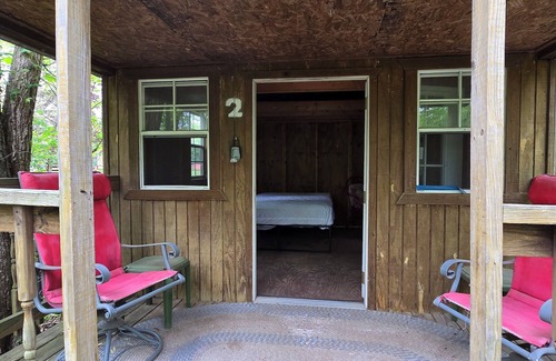 Winamac Cabina | PRIMITIVE CABIN #2 in Winamac
