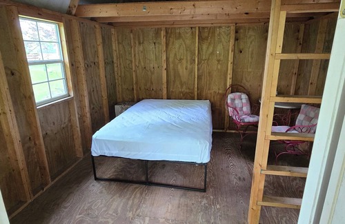 Winamac Cabina | PRIMITIVE CABIN #2 in Winamac