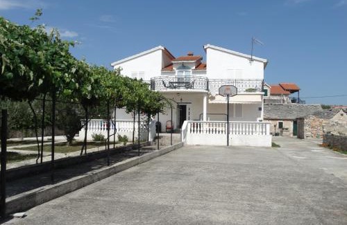 Primosten Burnji Apartamento | Primošten Apartman Dino